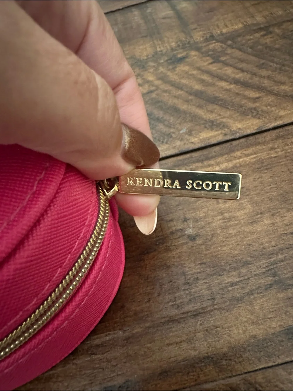 Kendra Scott Heart-Shaped Jewelry Case in Hot Pink with Gold Emblem